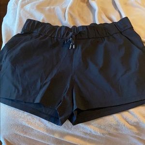 Lululemon black 2.5” on the fly shorts